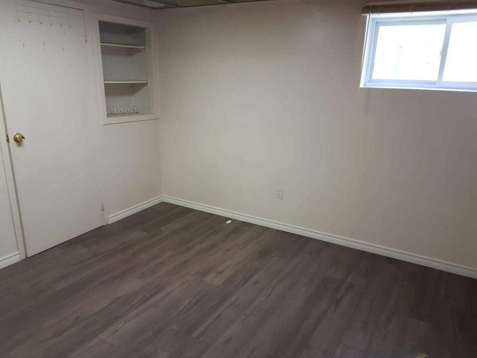 One Bedroom Walkout Basement Apartment In Pickering